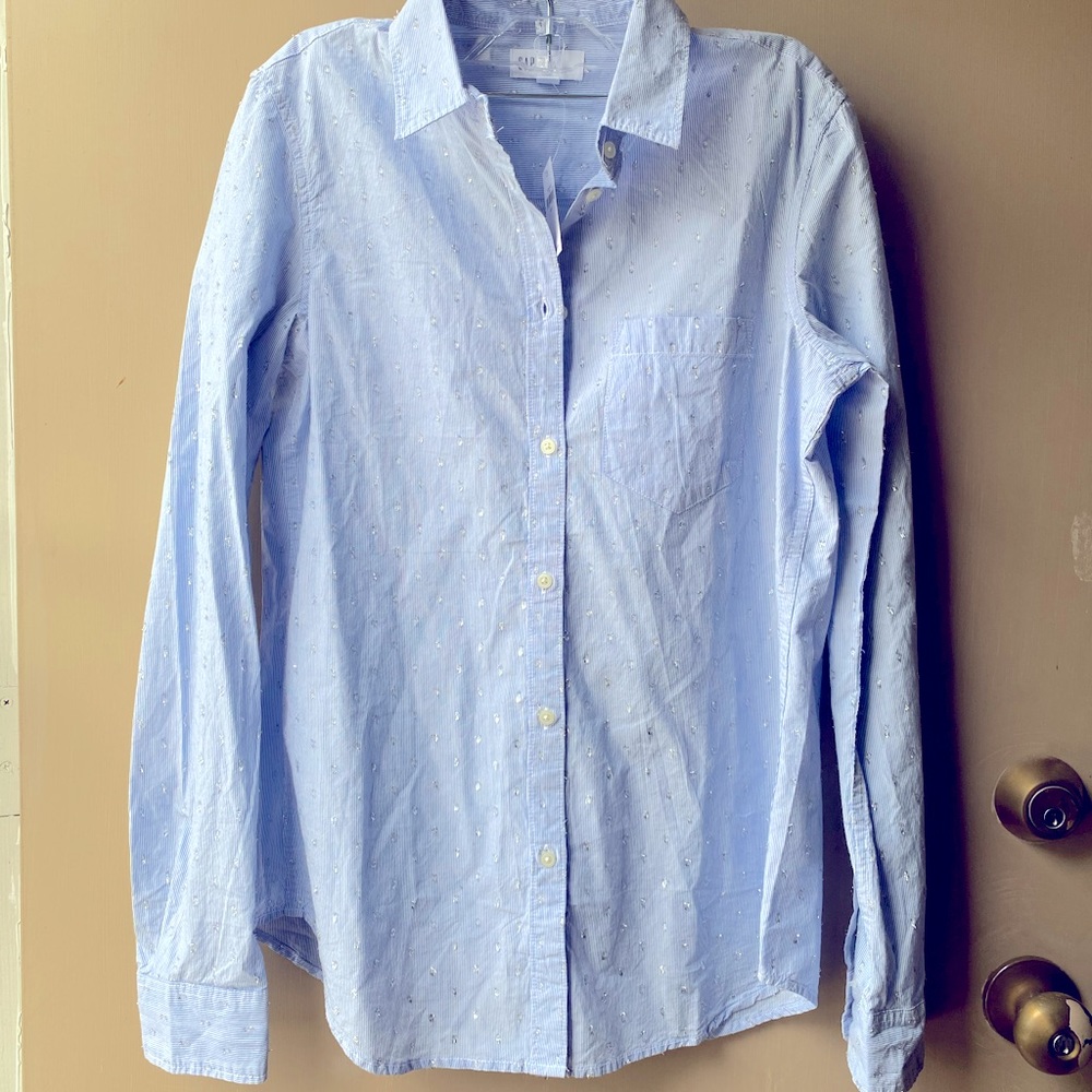 Ladies Gap Shirt. Size: Small/Tall NWT